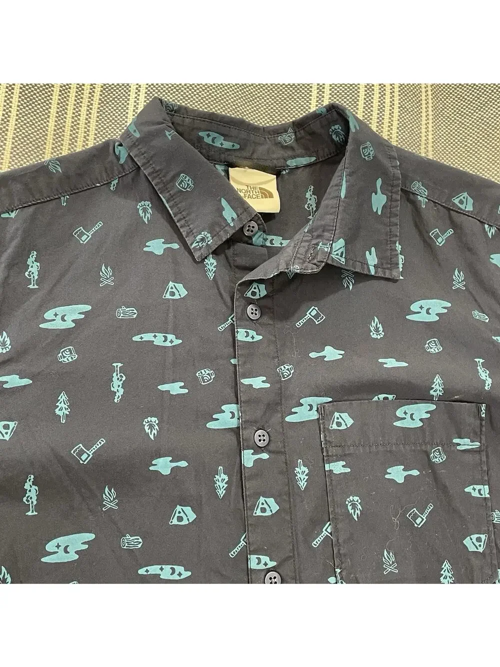 The North Face Short Sleeve Button Up Shirt Men's M Camping Pattern Blue Cotton